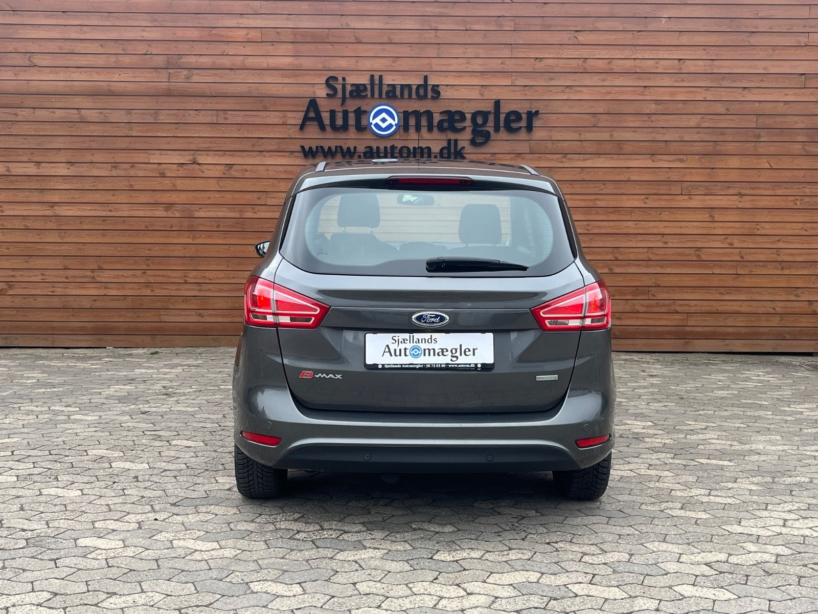Grå Ford B-MAX fra 2015
