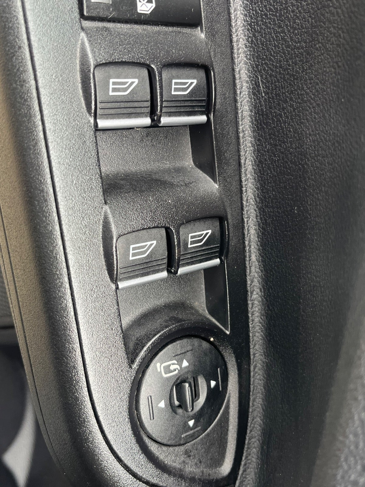 Grå Ford B-MAX fra 2015