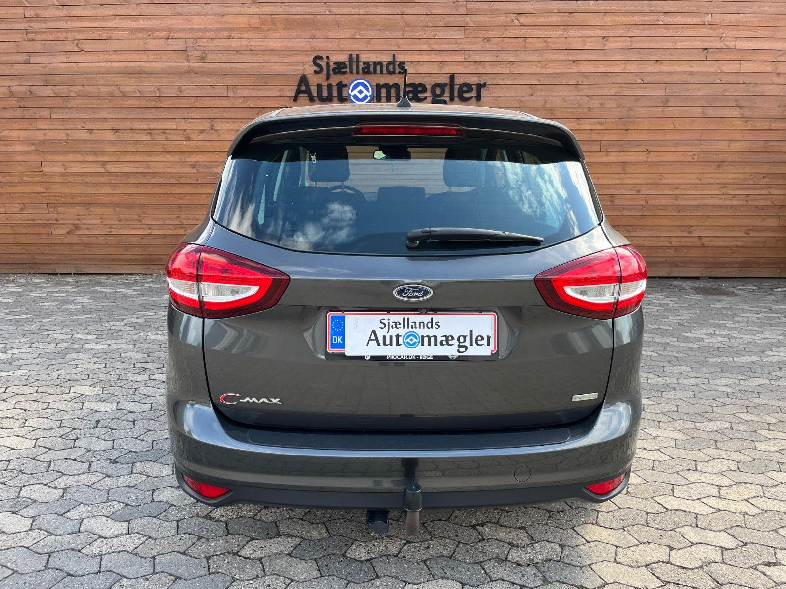 Grå Ford C-MAX fra 2018