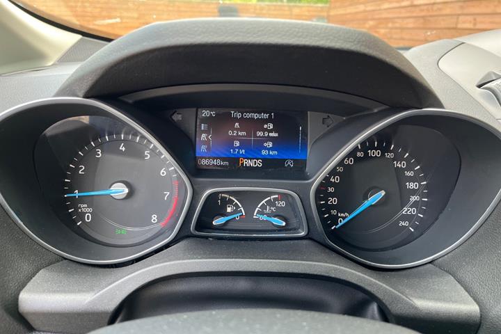 Grå Ford C-MAX fra 2018