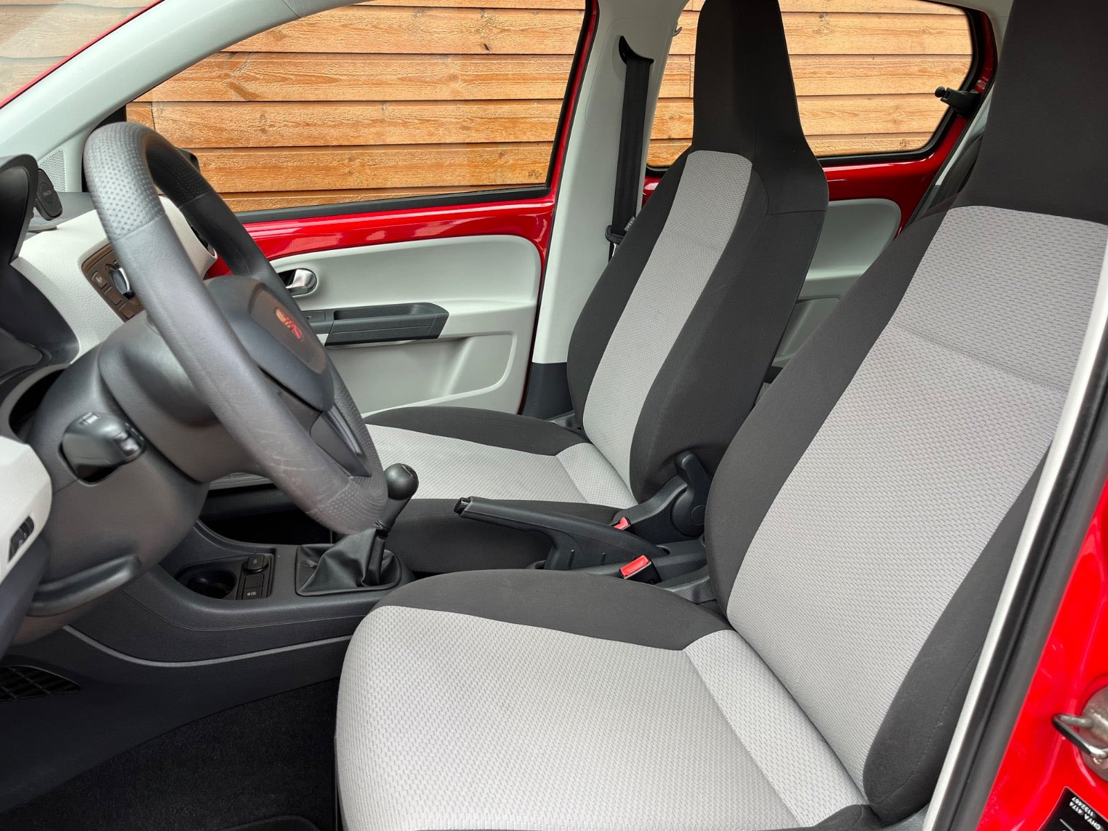 Rød Seat Mii fra 2013