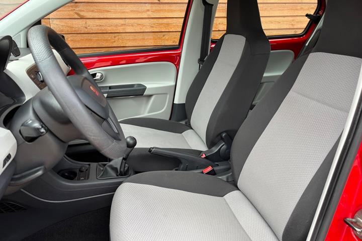 Rød Seat Mii fra 2013