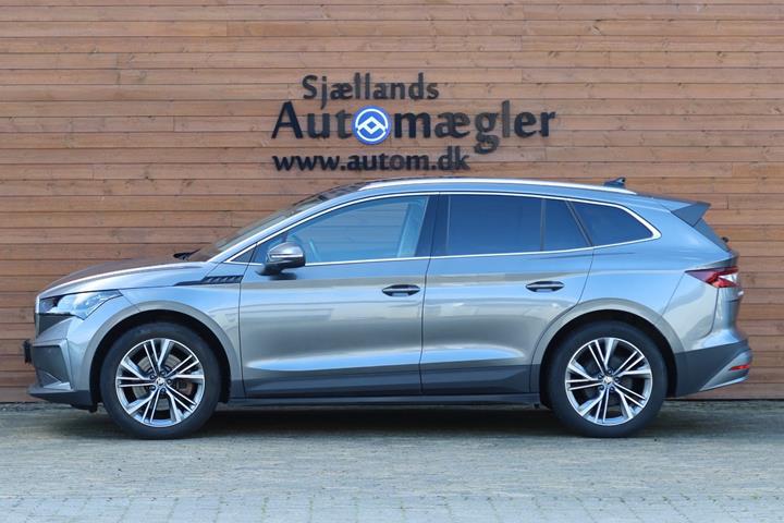 Grå Skoda Enyaq fra 2023