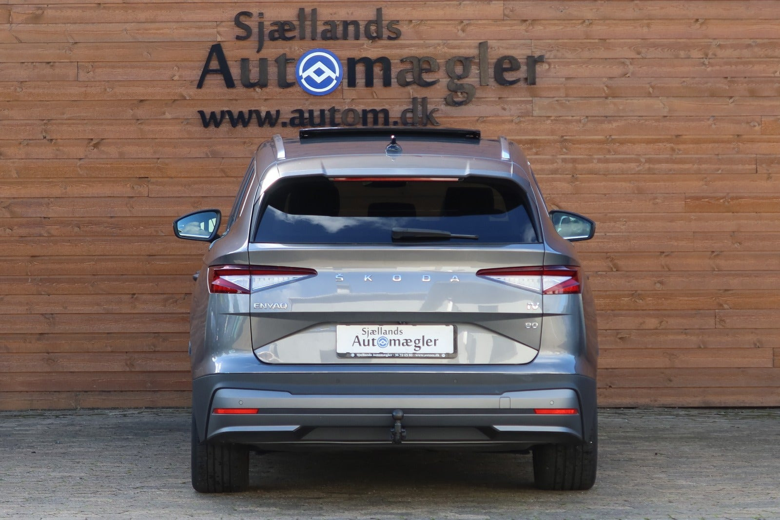 Grå Skoda Enyaq fra 2023