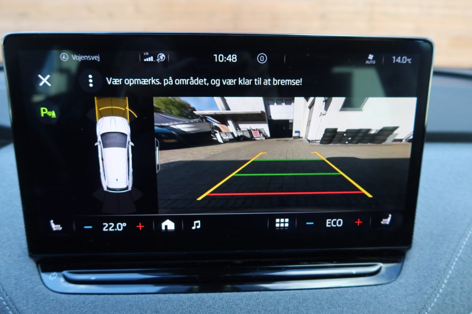 Grå Skoda Enyaq fra 2023