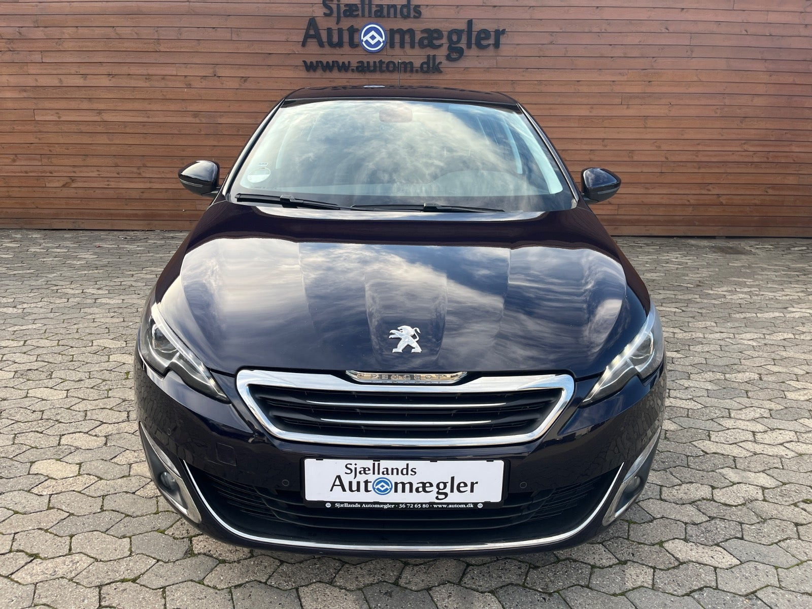 Blå Peugeot 308 fra 2014