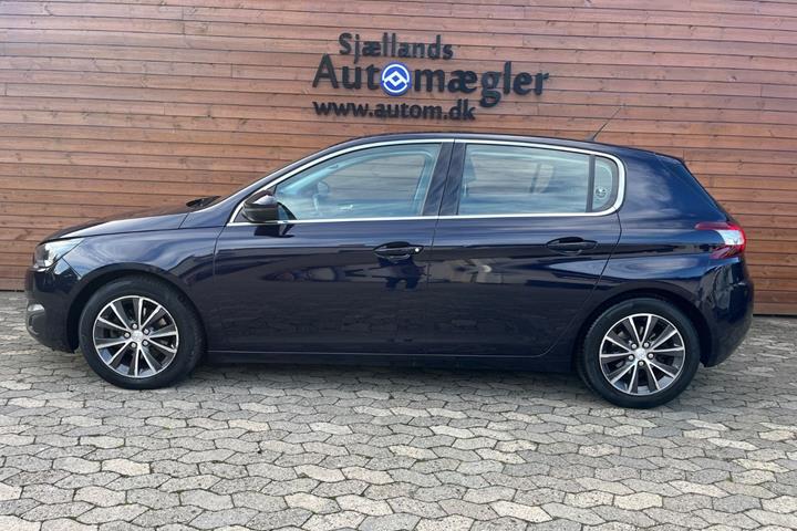 Blå Peugeot 308 fra 2014