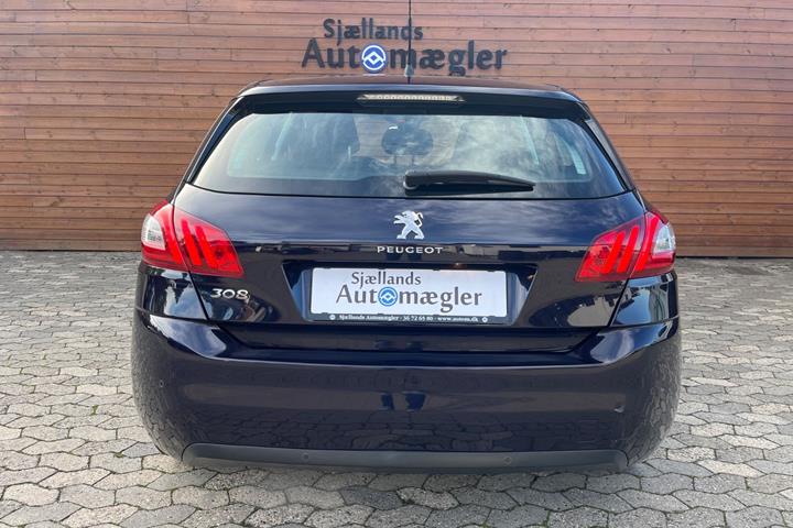 Blå Peugeot 308 fra 2014