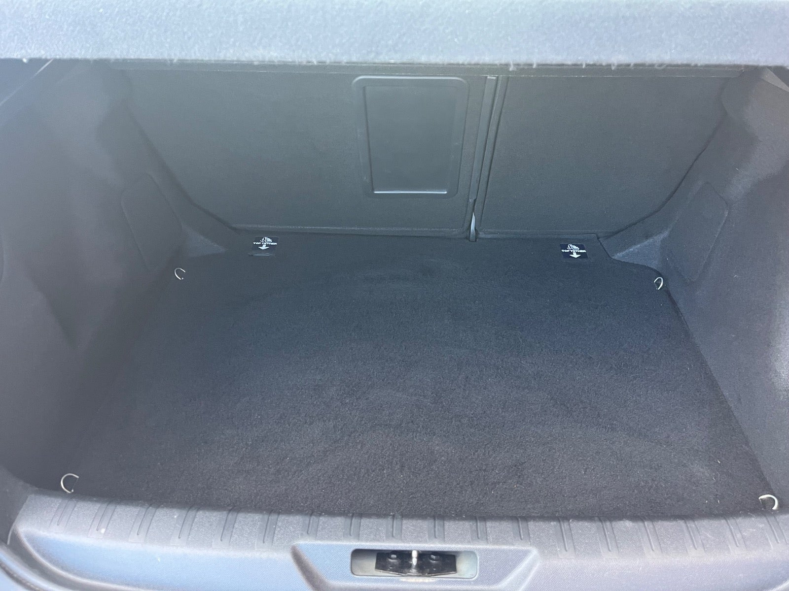Blå Peugeot 308 fra 2014