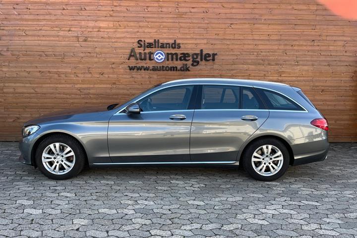 Grå Mercedes C200 fra 2017
