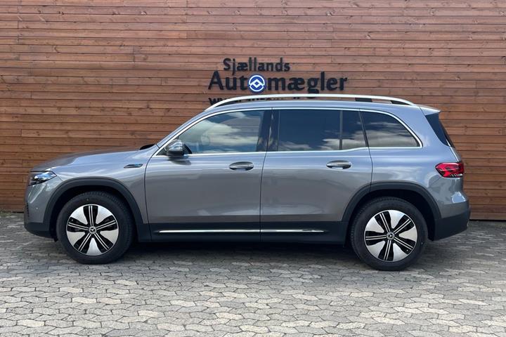 Grå Mercedes EQB300 fra 2023