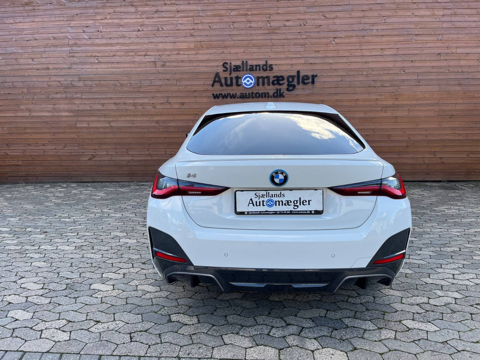 Hvid BMW i4 fra 2023