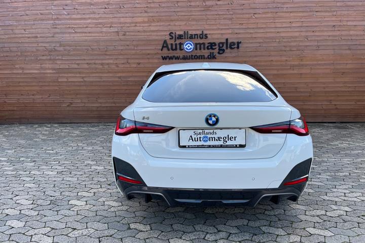 Hvid BMW i4 fra 2023