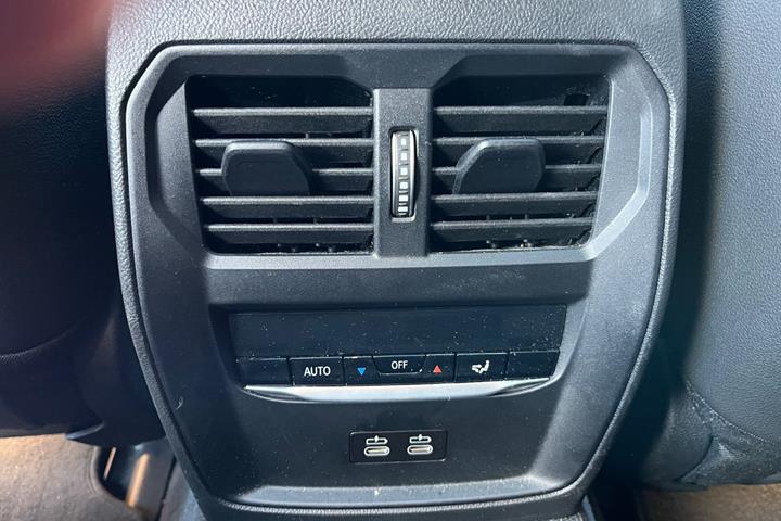 Hvid BMW i4 fra 2023