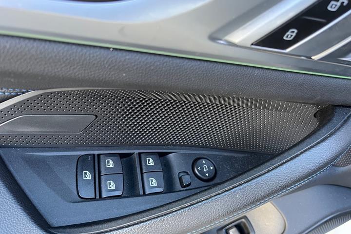 Hvid BMW i4 fra 2023