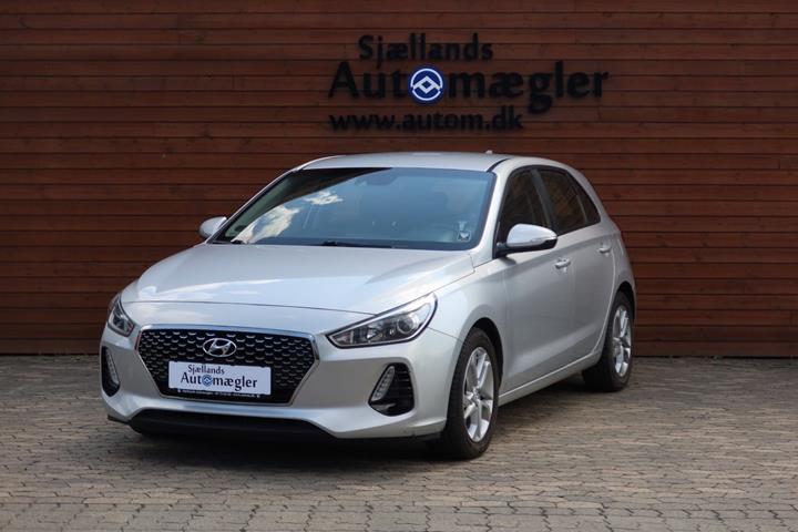 Sølv Hyundai i30 fra 2017