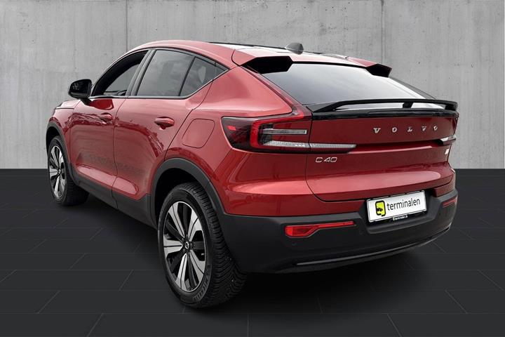 Rød Volvo C40 fra 2023