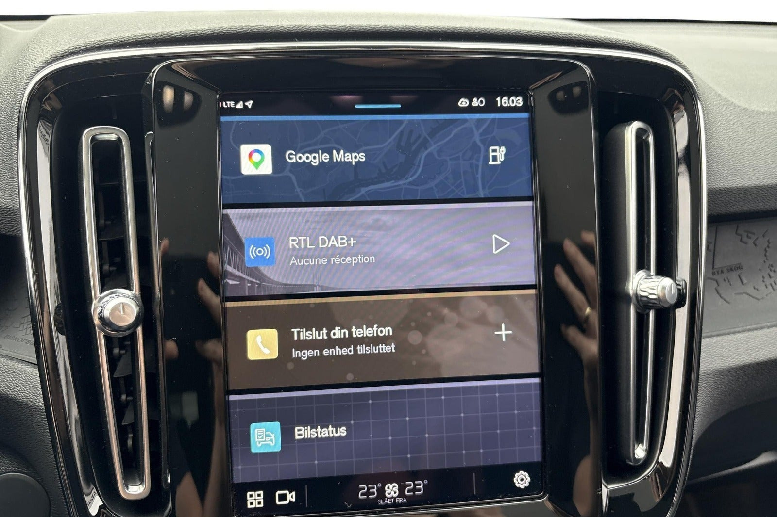 Rød Volvo C40 fra 2023