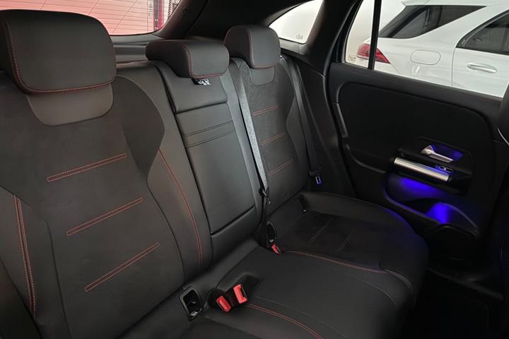 Sort Mercedes EQA250 fra 2024