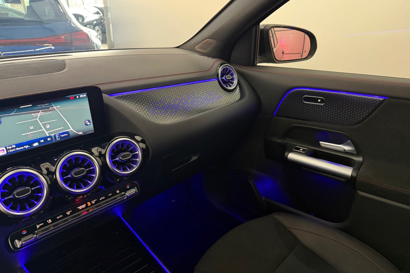 Sort Mercedes EQA250 fra 2024