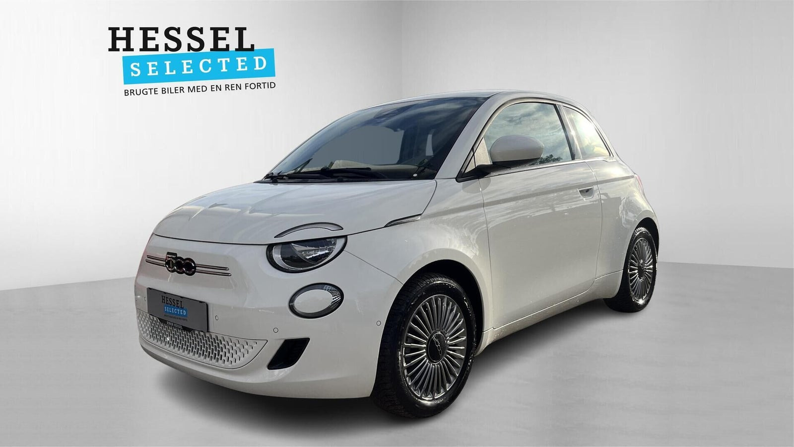 Hvid Fiat 500e fra 2024