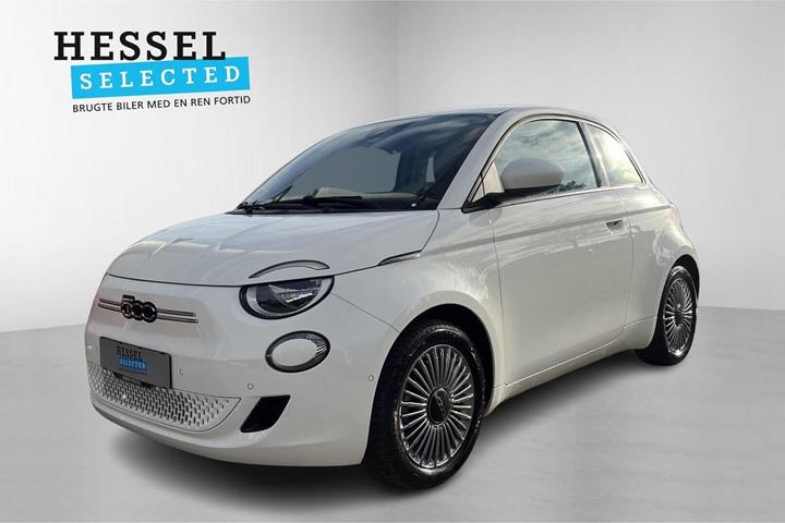 Hvid Fiat 500e fra 2024