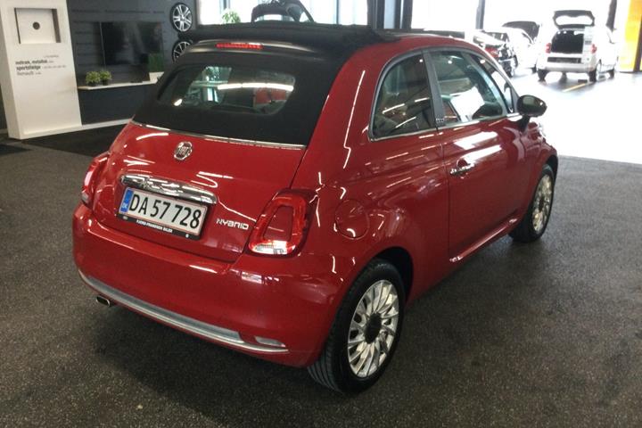 Rød Fiat 500C fra 2021