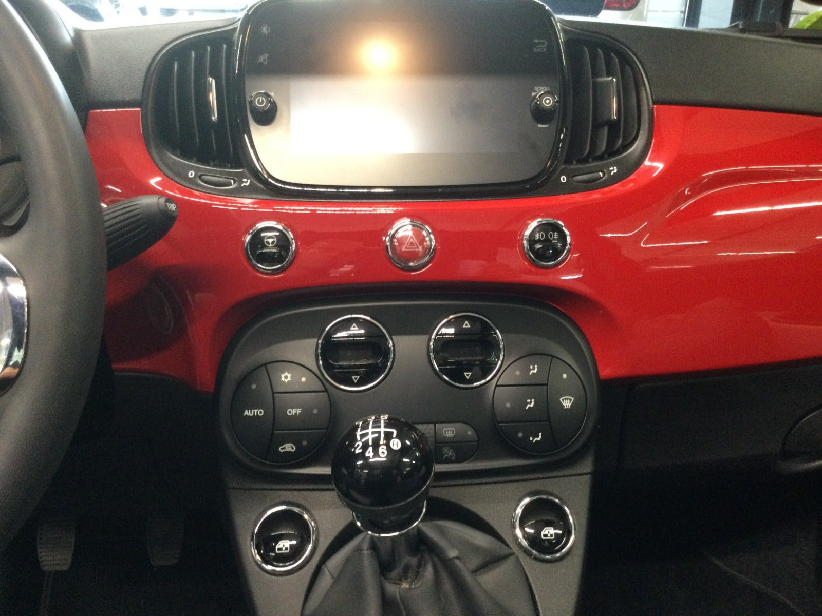Rød Fiat 500C fra 2021