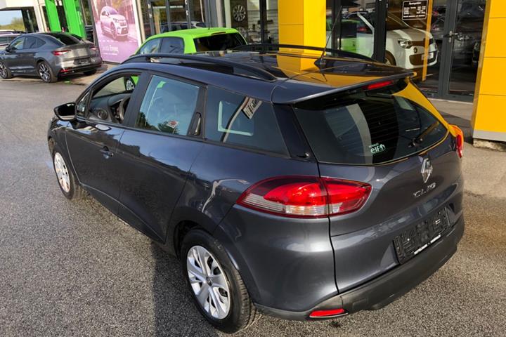 Grå Renault Clio IV fra 2017