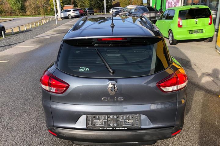 Grå Renault Clio IV fra 2017