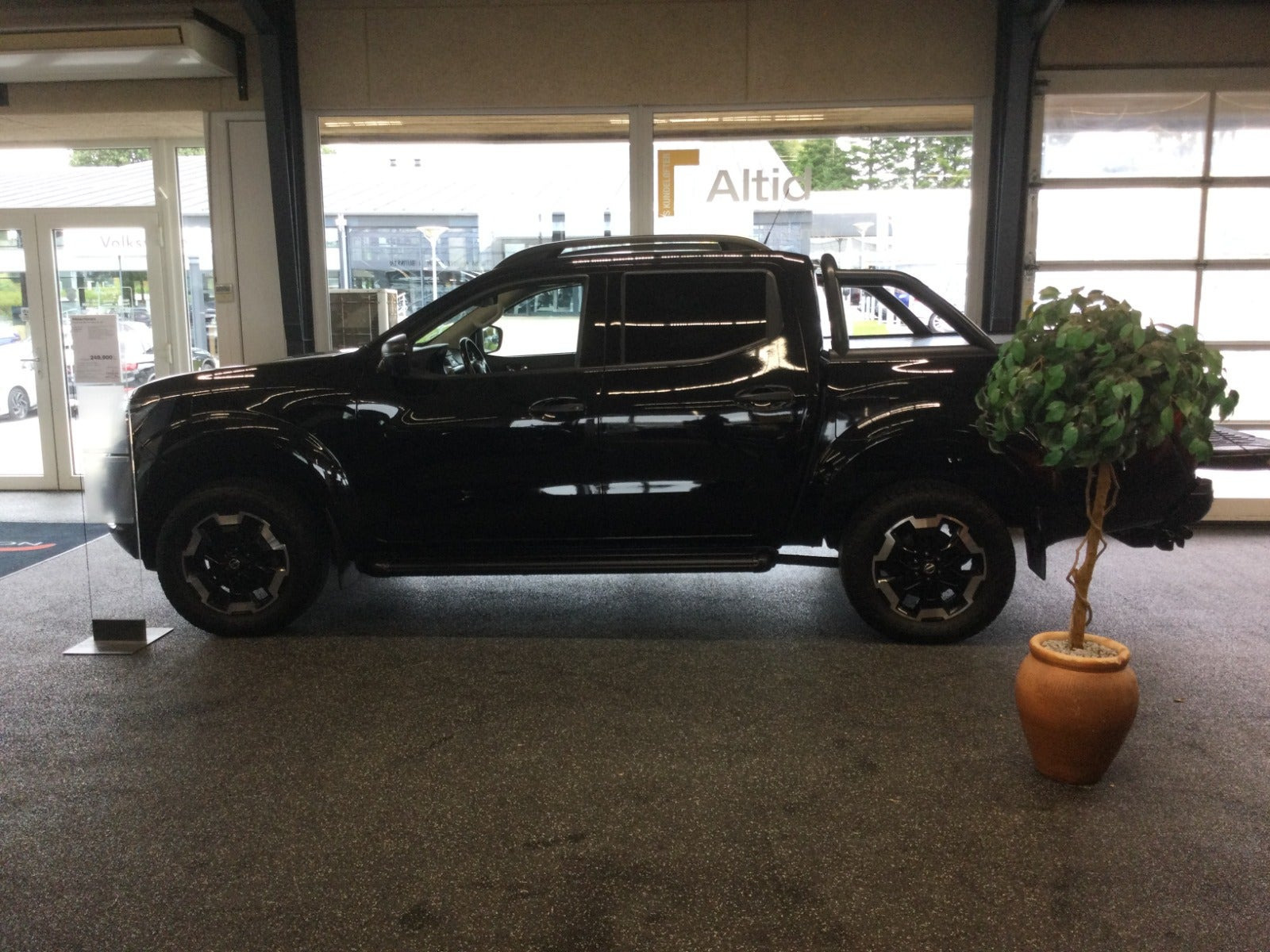 Nissan Navara 2,3 dCi 190 Db.Kab Tekna aut.