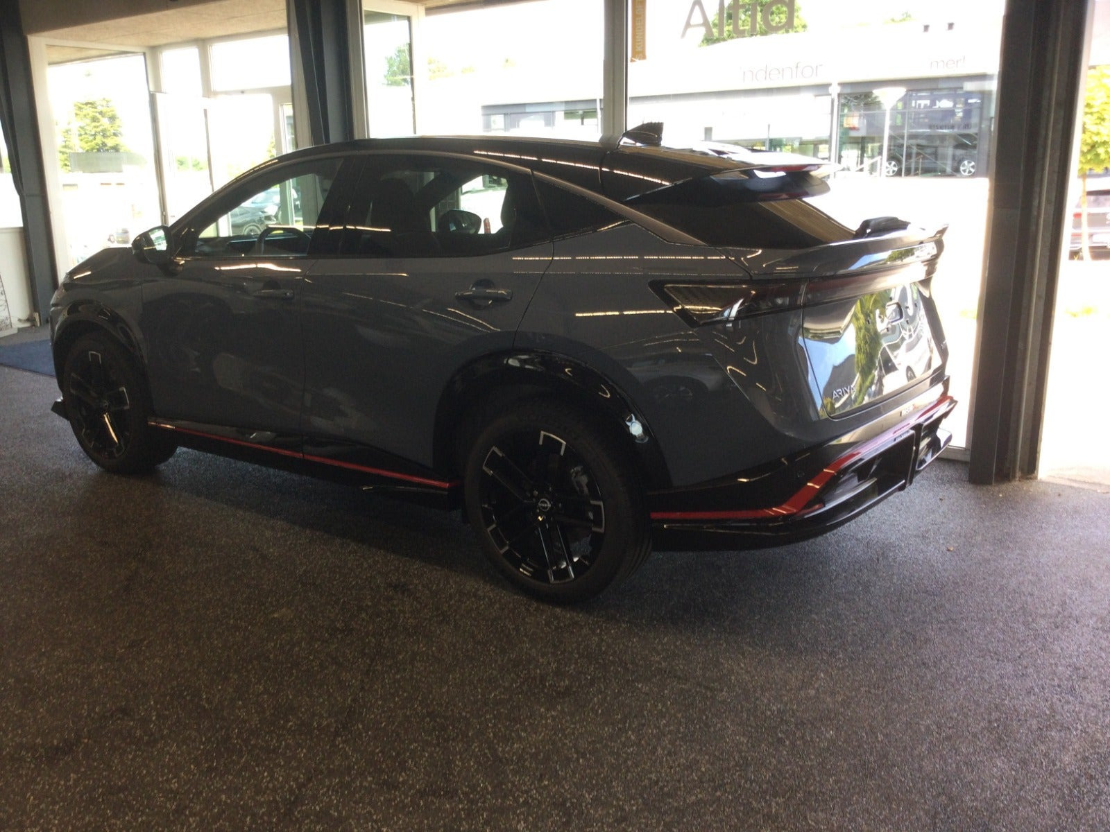 Blå Nissan Ariya fra 2024