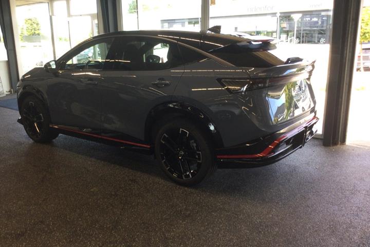 Blå Nissan Ariya fra 2024