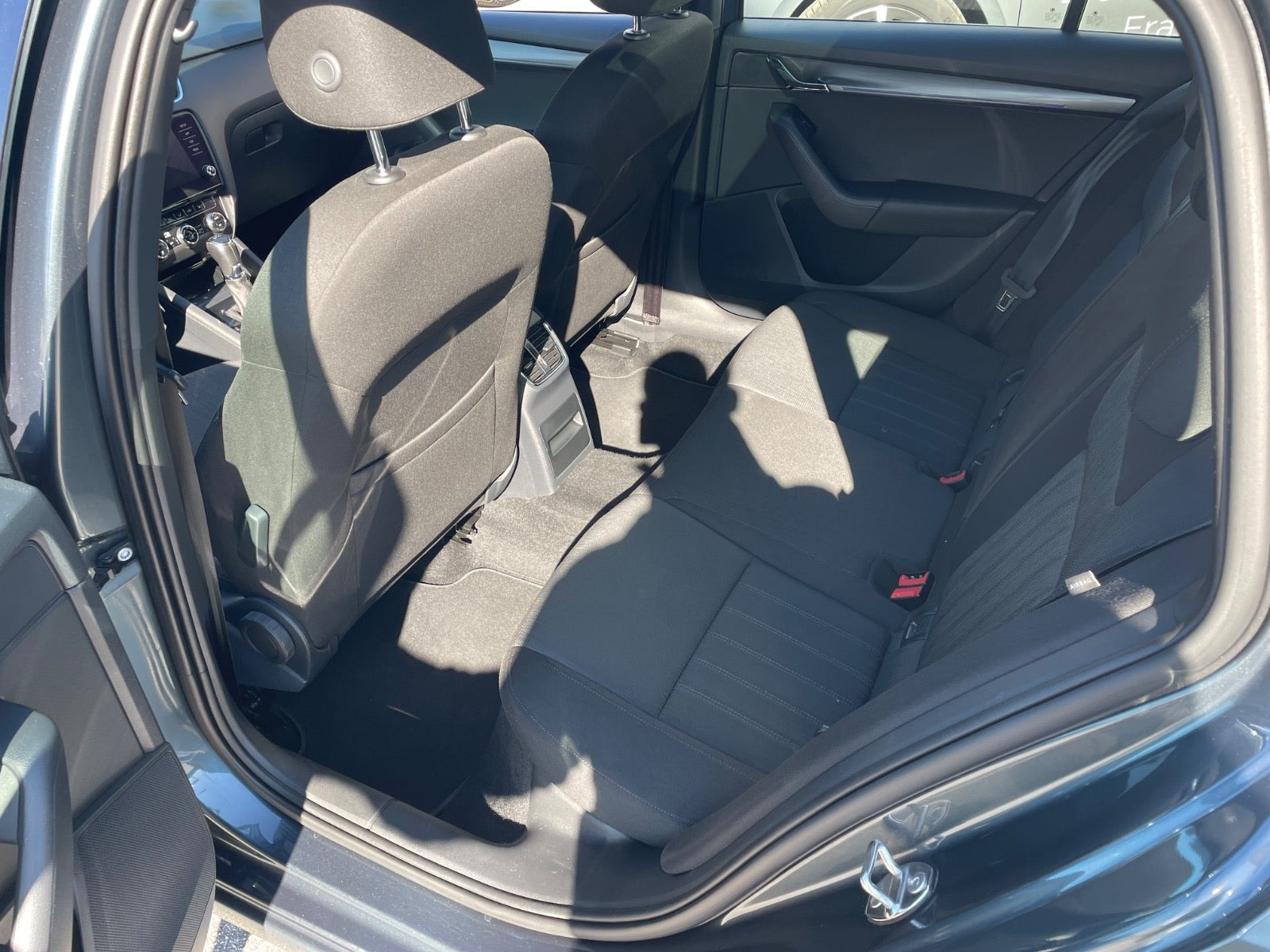 Grå Skoda Octavia fra 2020