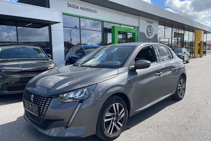 Grå Peugeot 208 fra 2021