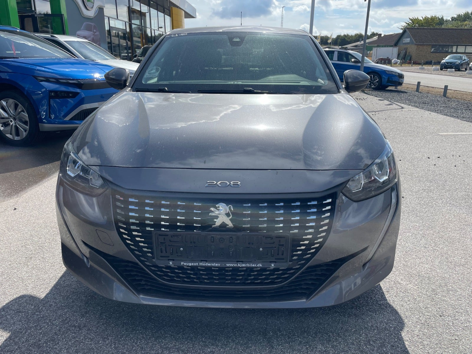 Grå Peugeot 208 fra 2021