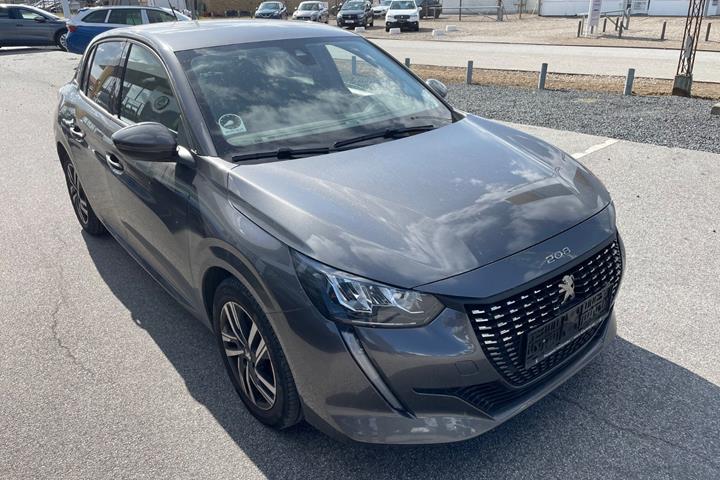 Grå Peugeot 208 fra 2021