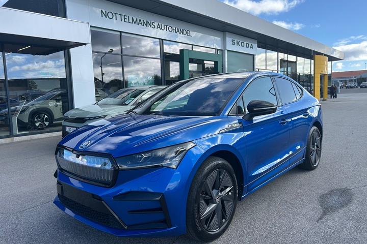 Blå Skoda Enyaq fra 2023