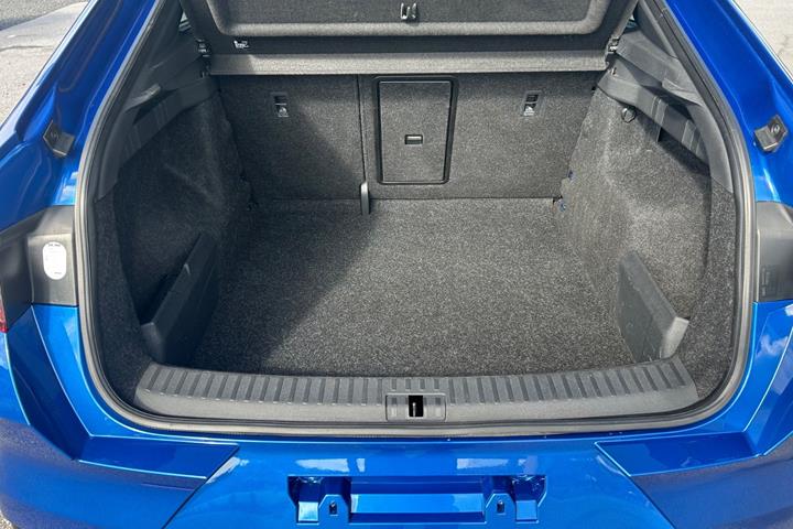 Blå Skoda Enyaq fra 2023