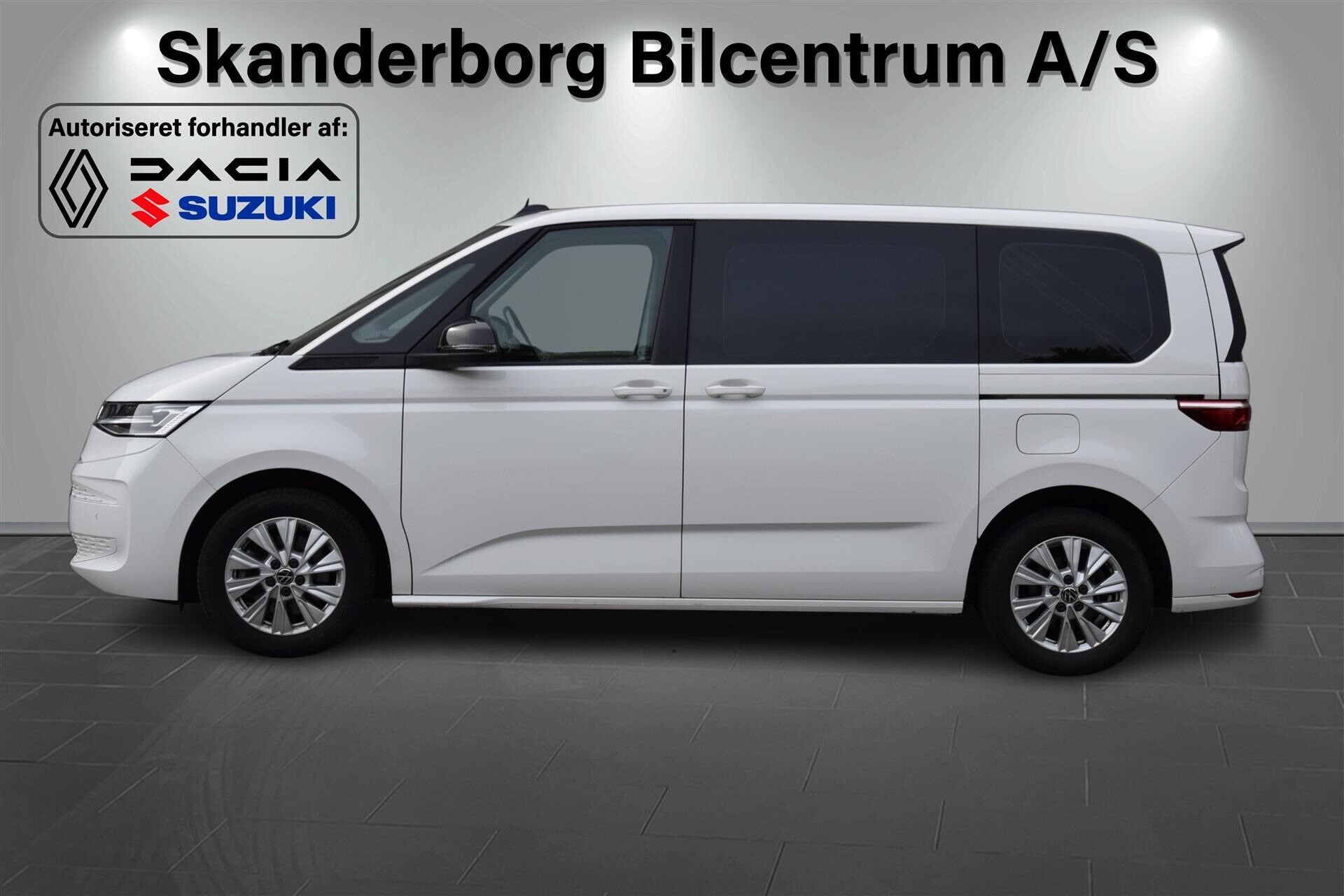 Hvid VW Multivan fra 2022