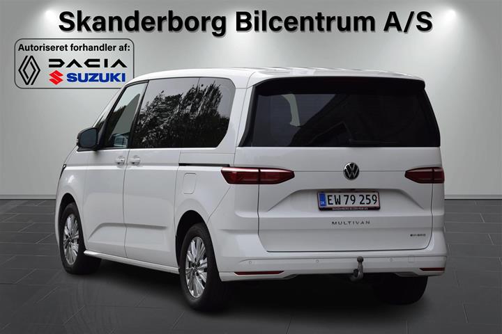 Hvid VW Multivan fra 2022