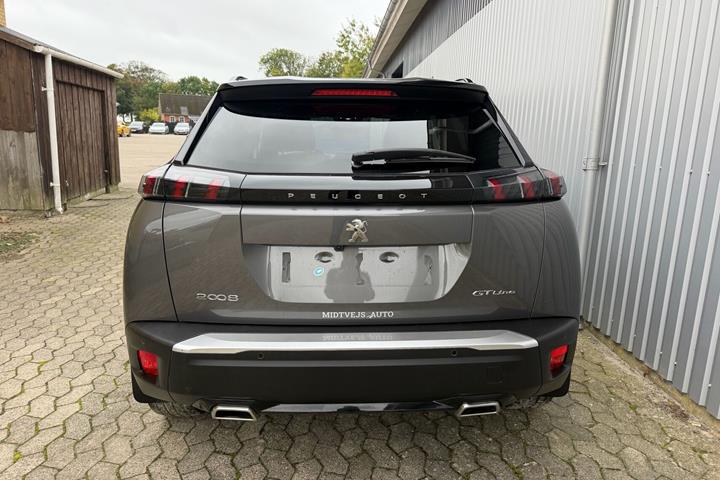 Grå Peugeot 2008 fra 2020