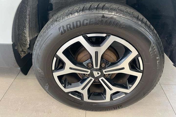 Hvid Dacia Duster fra 2021
