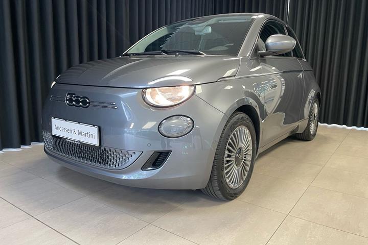 Grå Fiat 500e fra 2023