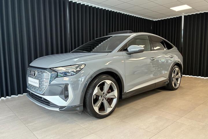 Grå Audi Q4 fra 2021