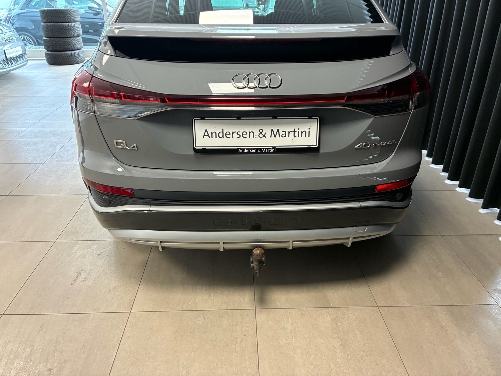 Grå Audi Q4 fra 2021