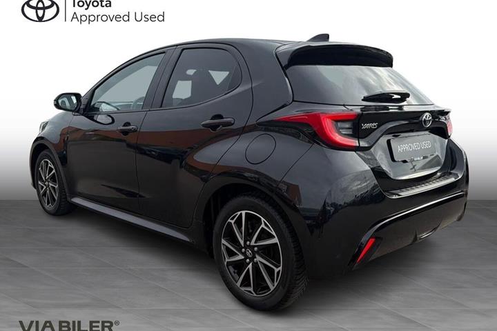 Sort Toyota Yaris fra 2024