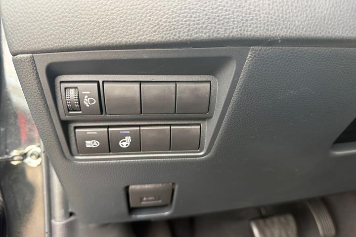 Sort Toyota Yaris fra 2024