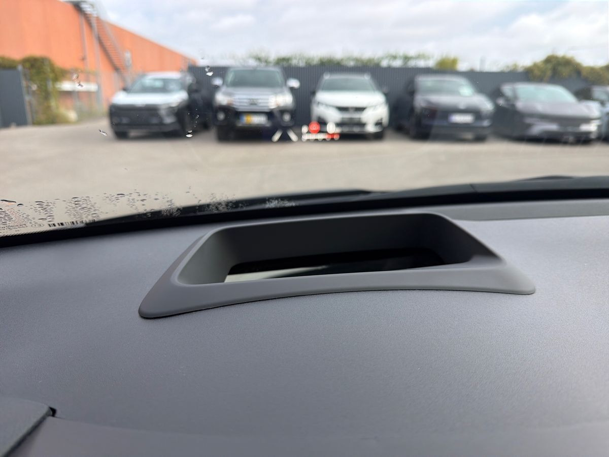 Sort Toyota Yaris fra 2024