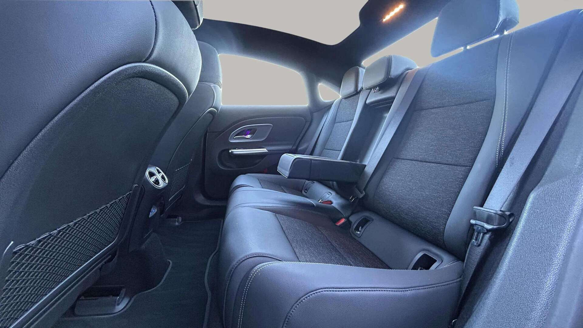 Sort Mercedes CLA200 fra 2026